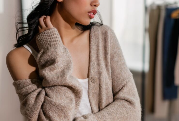 What to Wear Under a Cardigan: Outfit Ideas