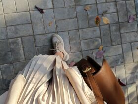 how-to-wear-pleated-skirt.