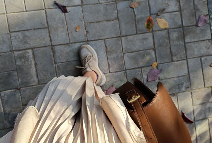 how-to-wear-pleated-skirt.