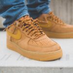 how to wear athletic shoes with jeans