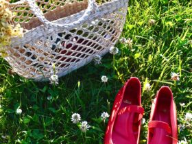 How to Wear Ballet Flats: A Complete Style Guide