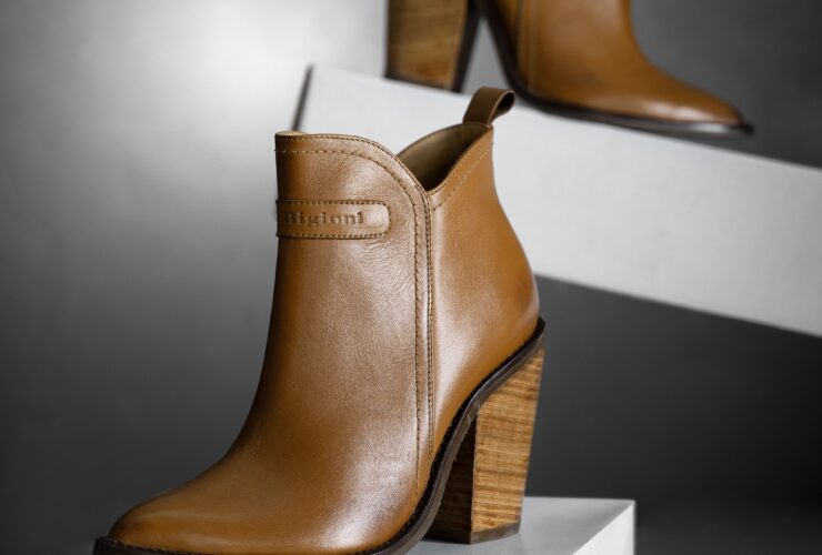 how to wear ankle boots with jeans