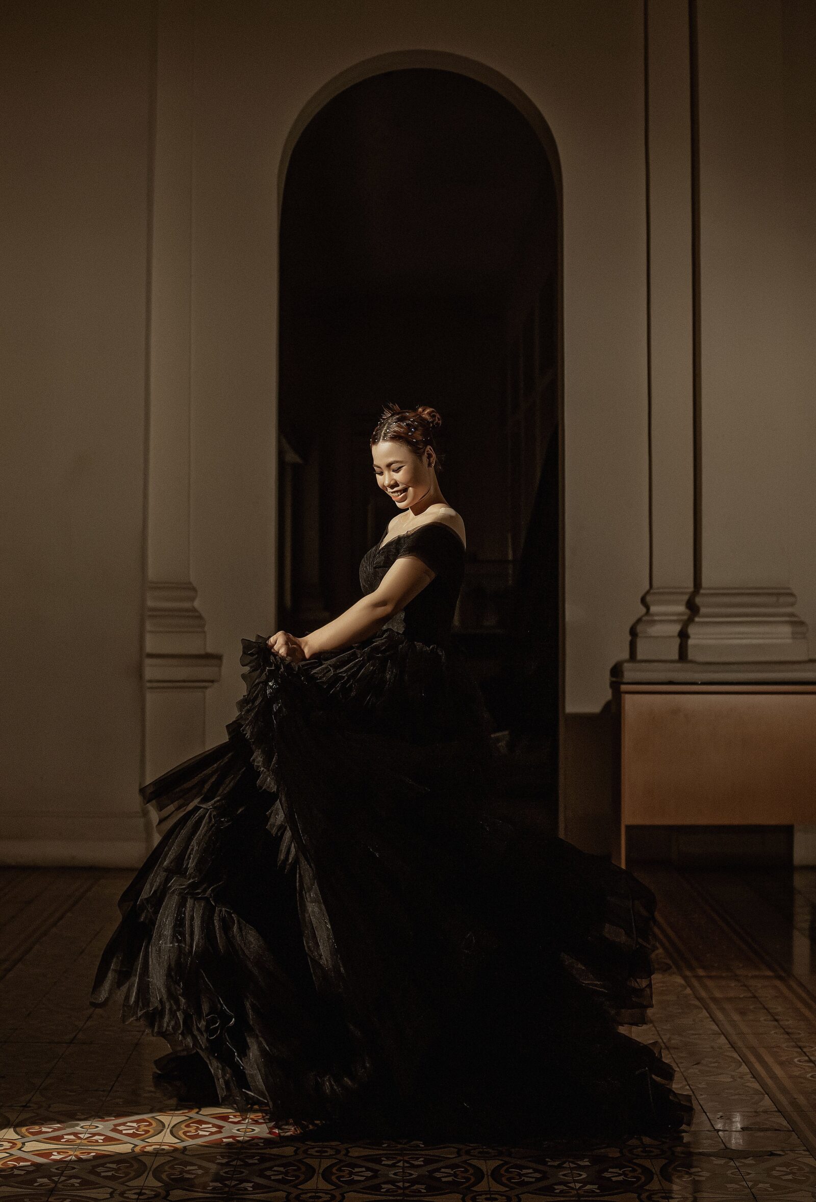 How to Accessorize a Black Dress for a Wedding: A Style Guide